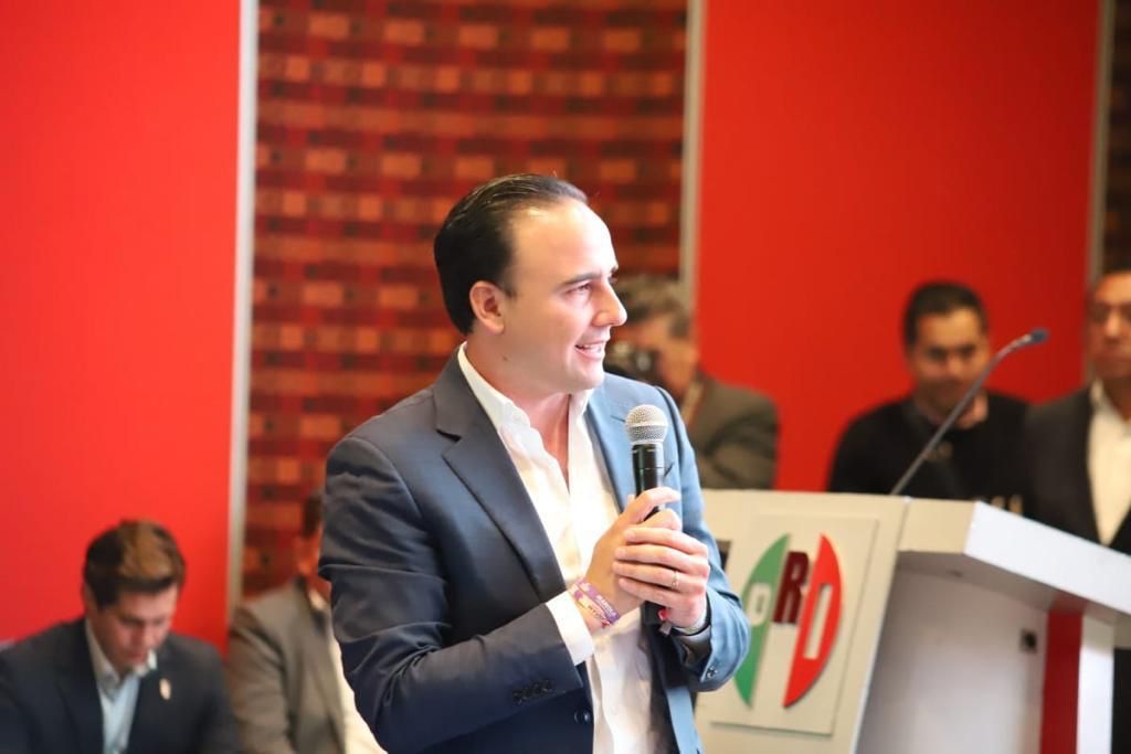 MANOLO JIMÉNEZ PRESENTA MODELO COAHUILA ANTE LEGISLADORES FEDERALES DEL PRI