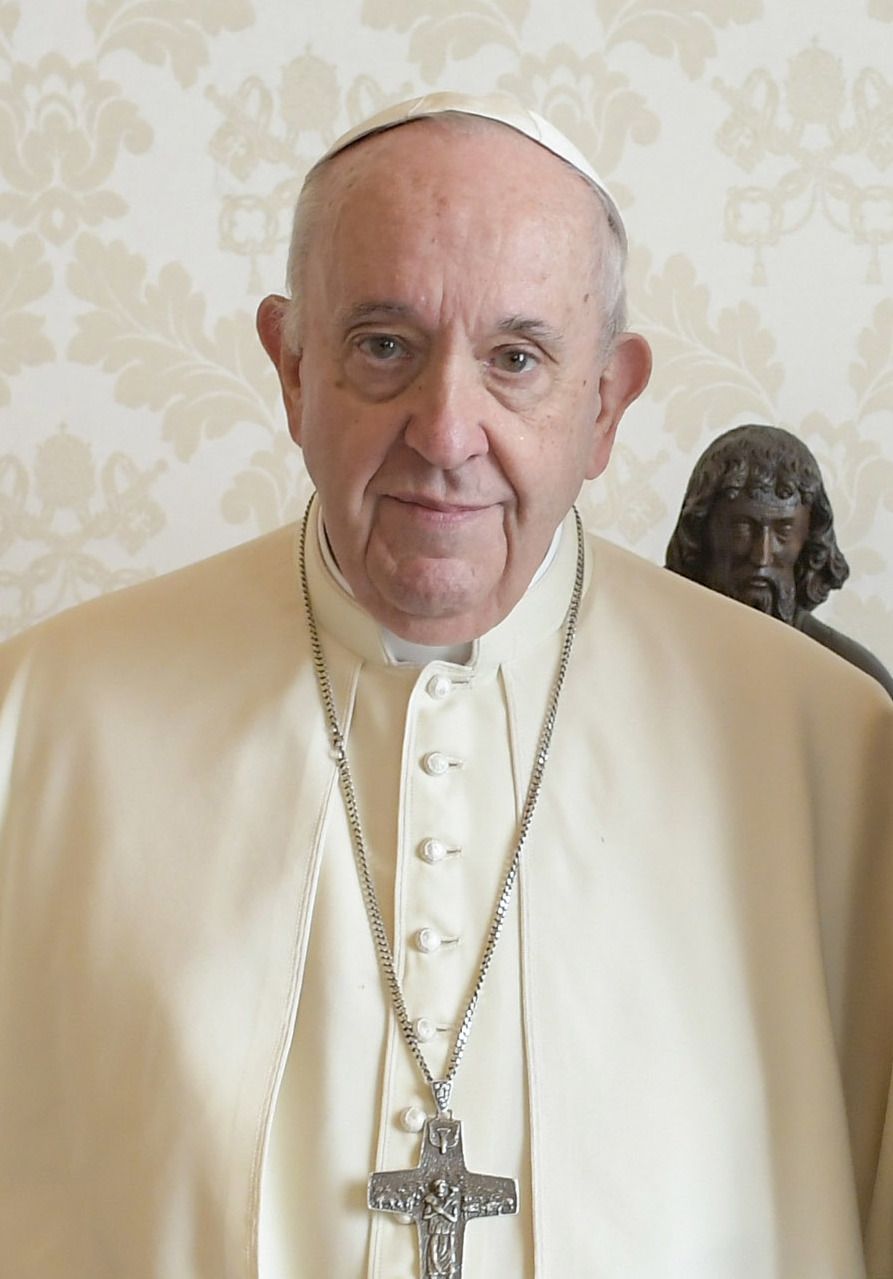 EL PAPA EN LA CEREMONIA DE ACOGIDA: «NINGUNO ES CRISTIANO POR CASUALIDAD”
