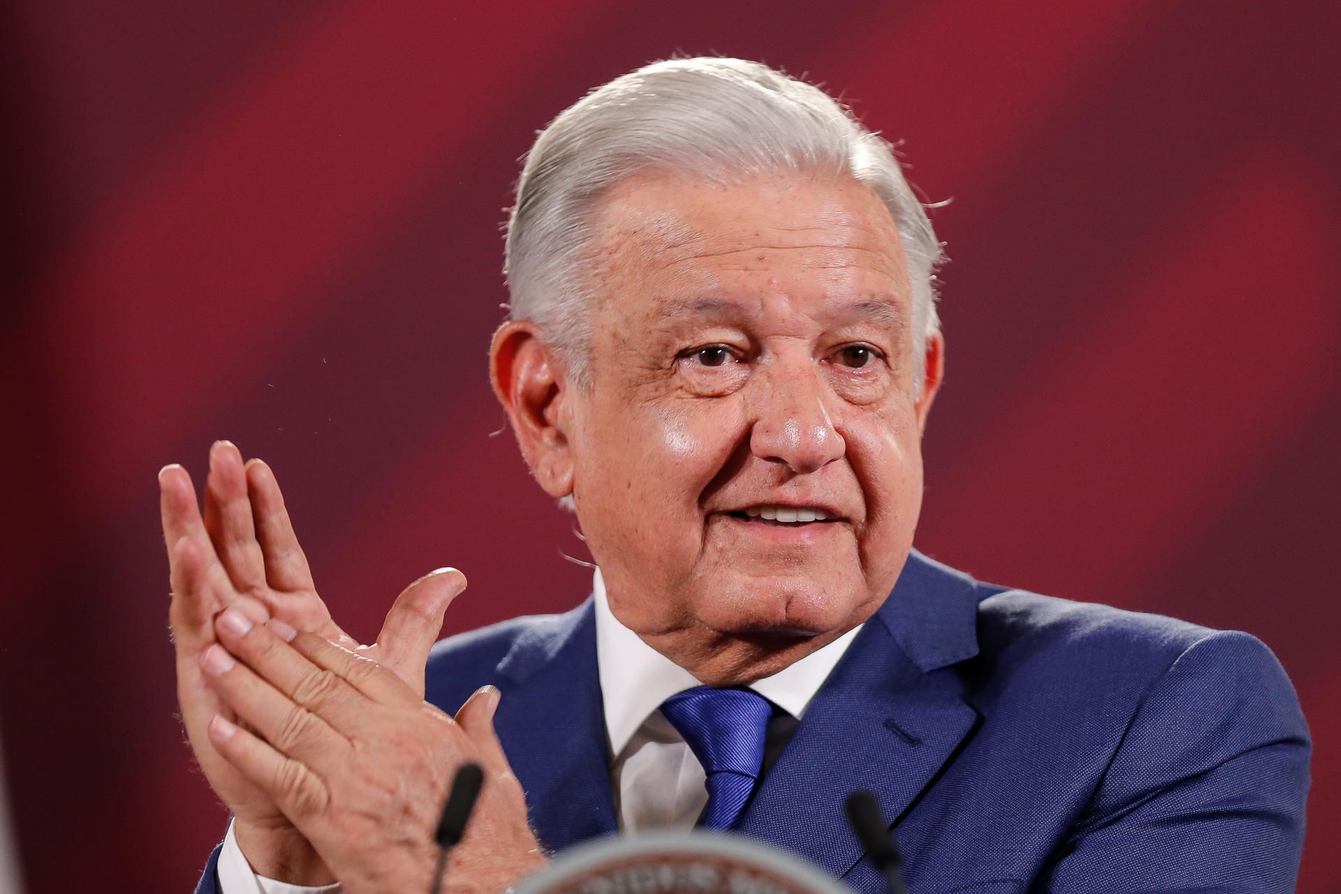 AMLO PROPONE CREAR FARMACIA ‘CON TODAS LAS MEDICINAS DEL MUNDO’ PARA ACABAR CON DESABASTO