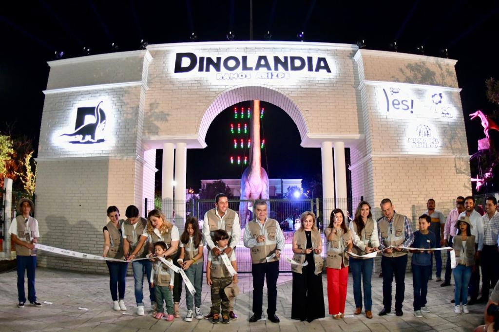 INAUGURAN MIGUEL RIQUELME Y JOSÉ MARÍA MORALES PARQUE TEMÁTICO ‘DINOLANDIA’