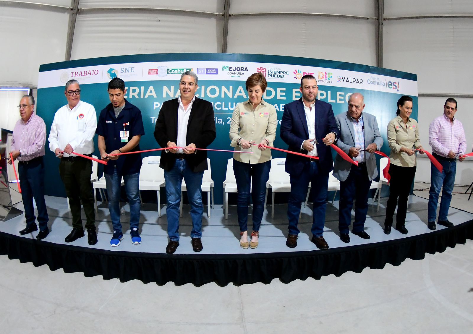 CON LA PARTICIPACIÓN DE 22 EMPRESAS, GOBIERNO DE COAHUILA Y DIF TORREÓN REALIZAN FERIA DE EMPLEO PARA LA INCLUSIÓN LABORAL