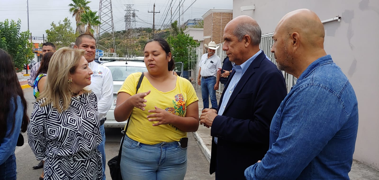 PETICIONES DE ESCUELAS SON CONSTANTES, APROVECHAN LA APERTURA DE LAS AUTORIDADES MUNICIPALES.