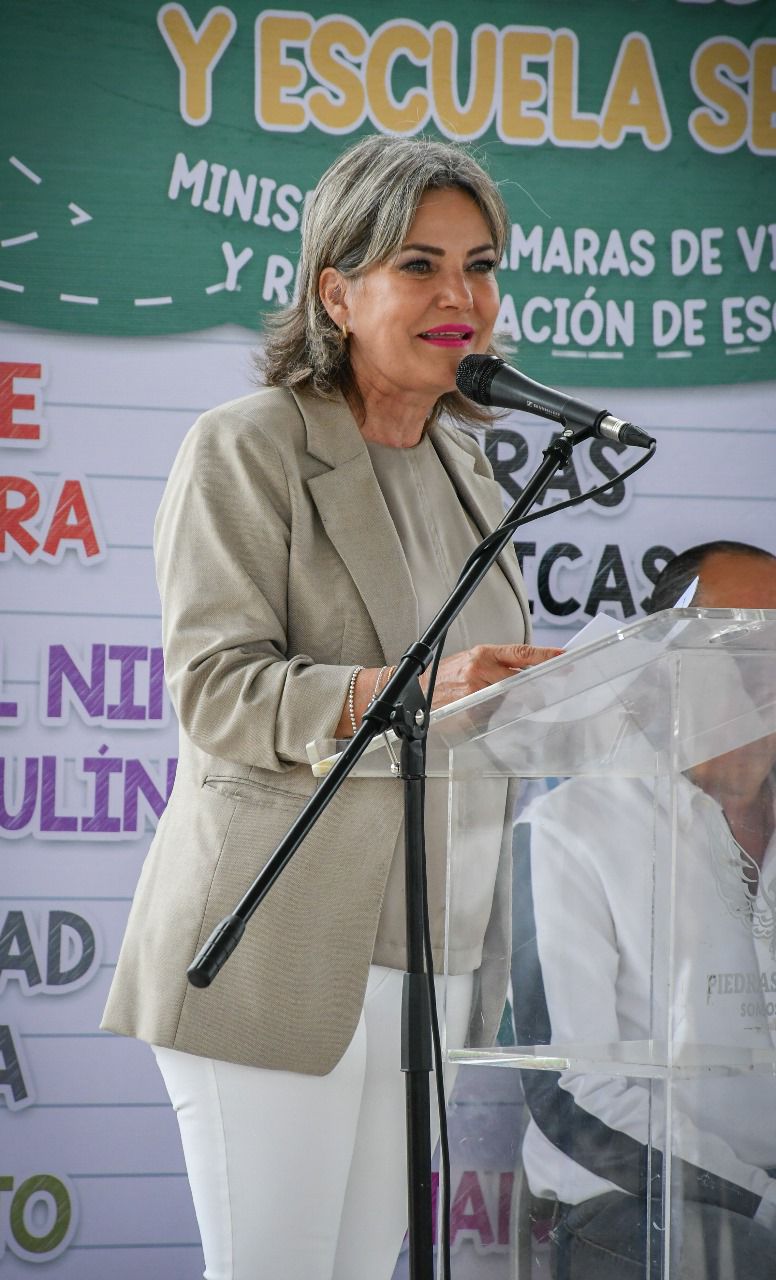 ENTREGAN TECHUMBRE EN PRIMARIA CARLOTA GUAJARDO