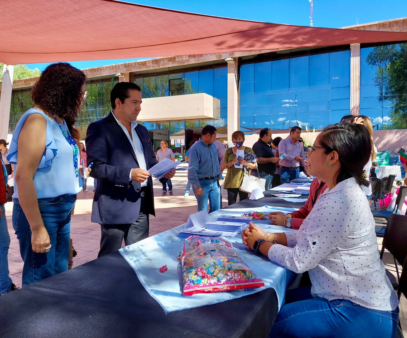 ASISTEN SALTILLENSES A FERIA DE LA SALUD MENTAL
