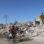 REPORTAN MÁS DE 100 MUERTOS EN BOMBARDEO ISRAELÍ CONTRA CAMPAMENTO EN GAZA