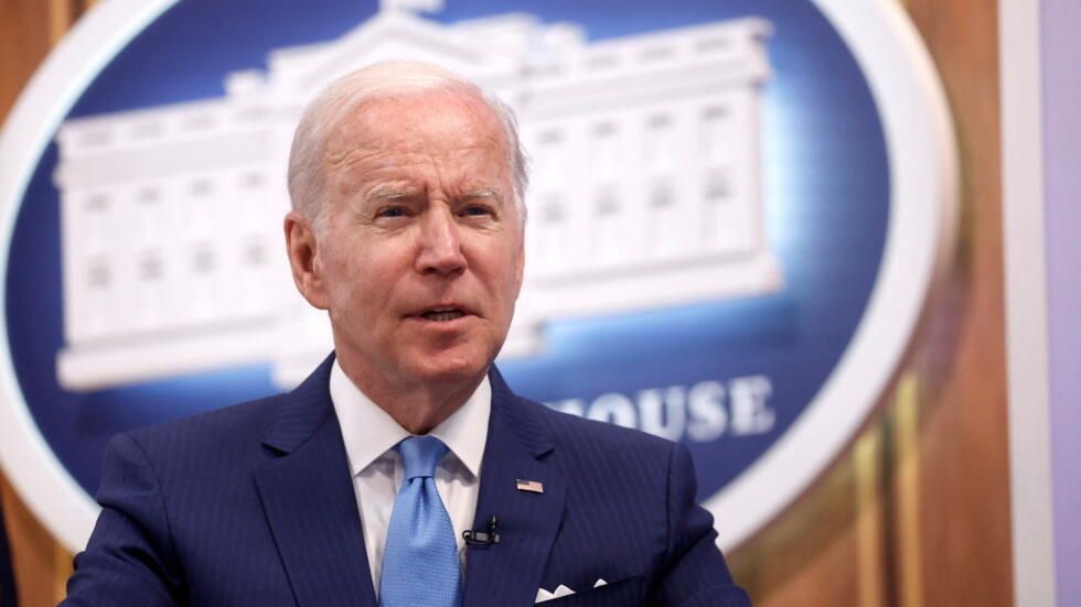 BIDEN PROMETE AYUDAR A UCRANIA TRAS ACUERDO DE FINANCIACIÓN