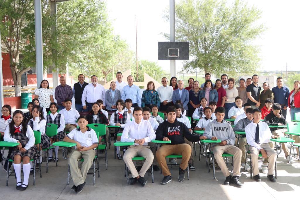 ENTREGA DE MOBILIARIO A ESCUELAS DE LA REGIÓN NORTE DE COAHUILA