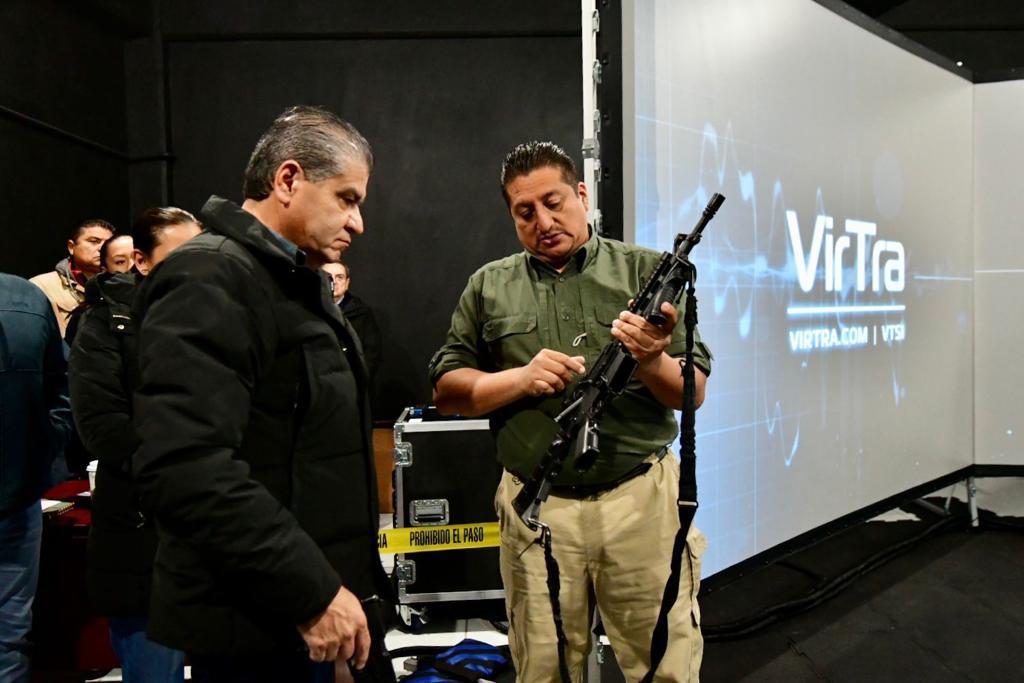 ENTREGA MIGUEL ÁNGEL RIQUELME SIMULADORES DE REALIDAD VIRTUAL DE TIRO, COMO PARTE DEL BLINDAJE DE SEGURIDAD PARA COAHUILA