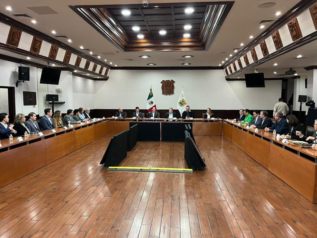 SERÁ BLAS FLORES GONZÁLEZ JEFE DE GABINETE Y RICARDO GONZÁLEZ ENCARGADO DEL DESPACHO: MANOLO