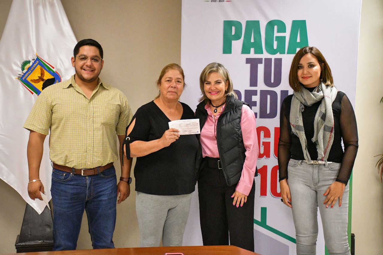 ENTREGAN CHEQUES DEL SEGURO CONTRA DESASTRES