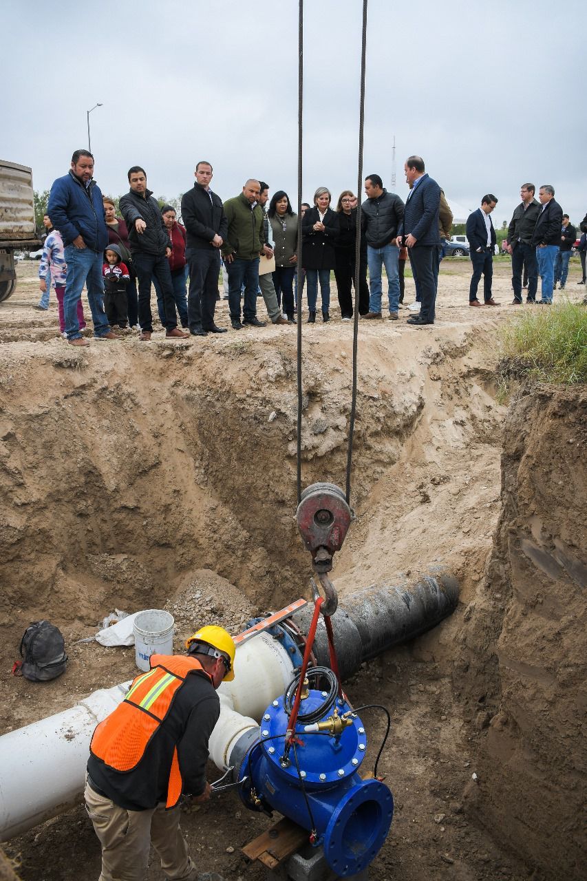SUPERVISA ALCALDESA AVANCES DE LÍNEA DE AGUA POTABLE