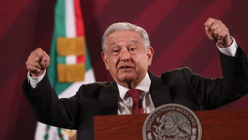 AMLO SE LANZA CONTRA “CARADURAS” Y “CRETINOS” QUE NO PAGABAN IMPUESTOS