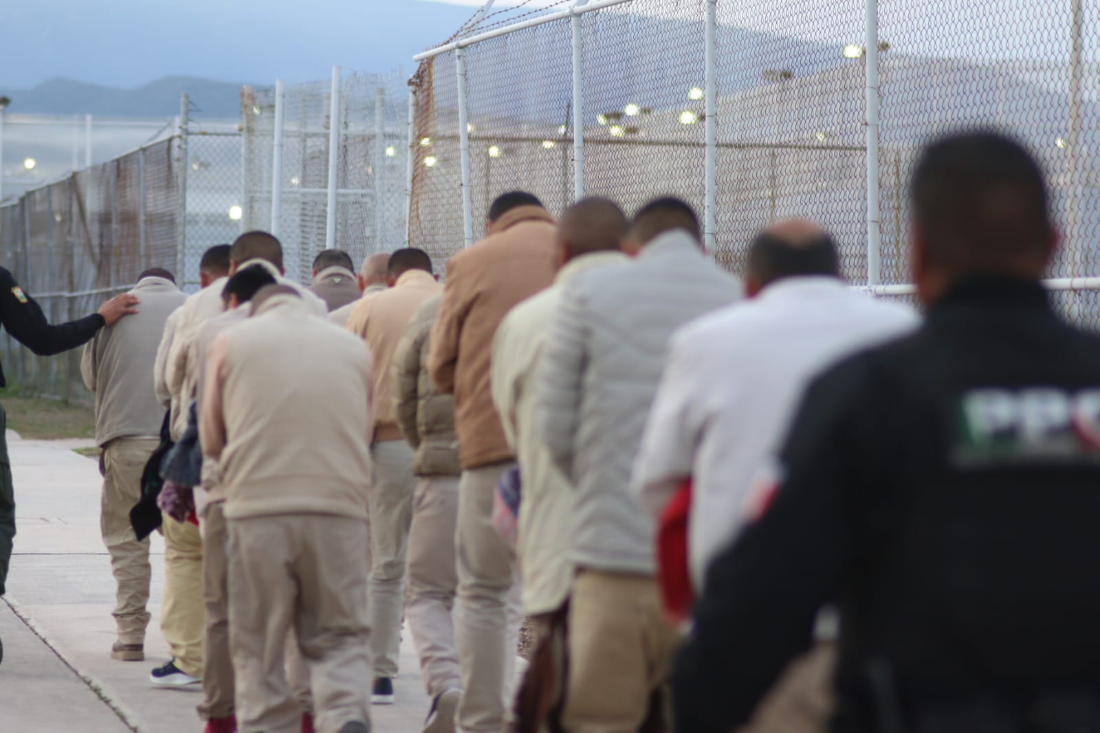TRASLADAN A 150 REOS A CENTRO PENITENCIARIO DE MONCLOVA