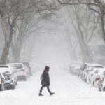 FUERTES NEVADAS CUBREN PARTES DEL CENTRO DE ESTADOS UNIDOS Y MILLONES DE PERSONAS ESTÁN BAJO ALERTAS INVERNALES