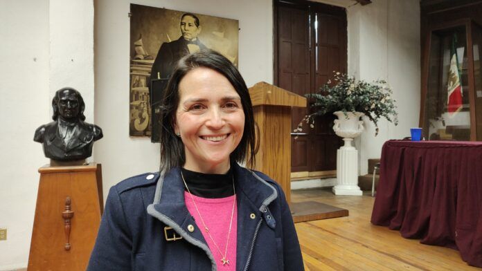 ES LUZ MARÍA DIEZ DE URDANIVIA DEL VALLE LA PRIMERA PRESIDENTA DEL COLEGIO DE NOTARIOS DE COAHUILA 