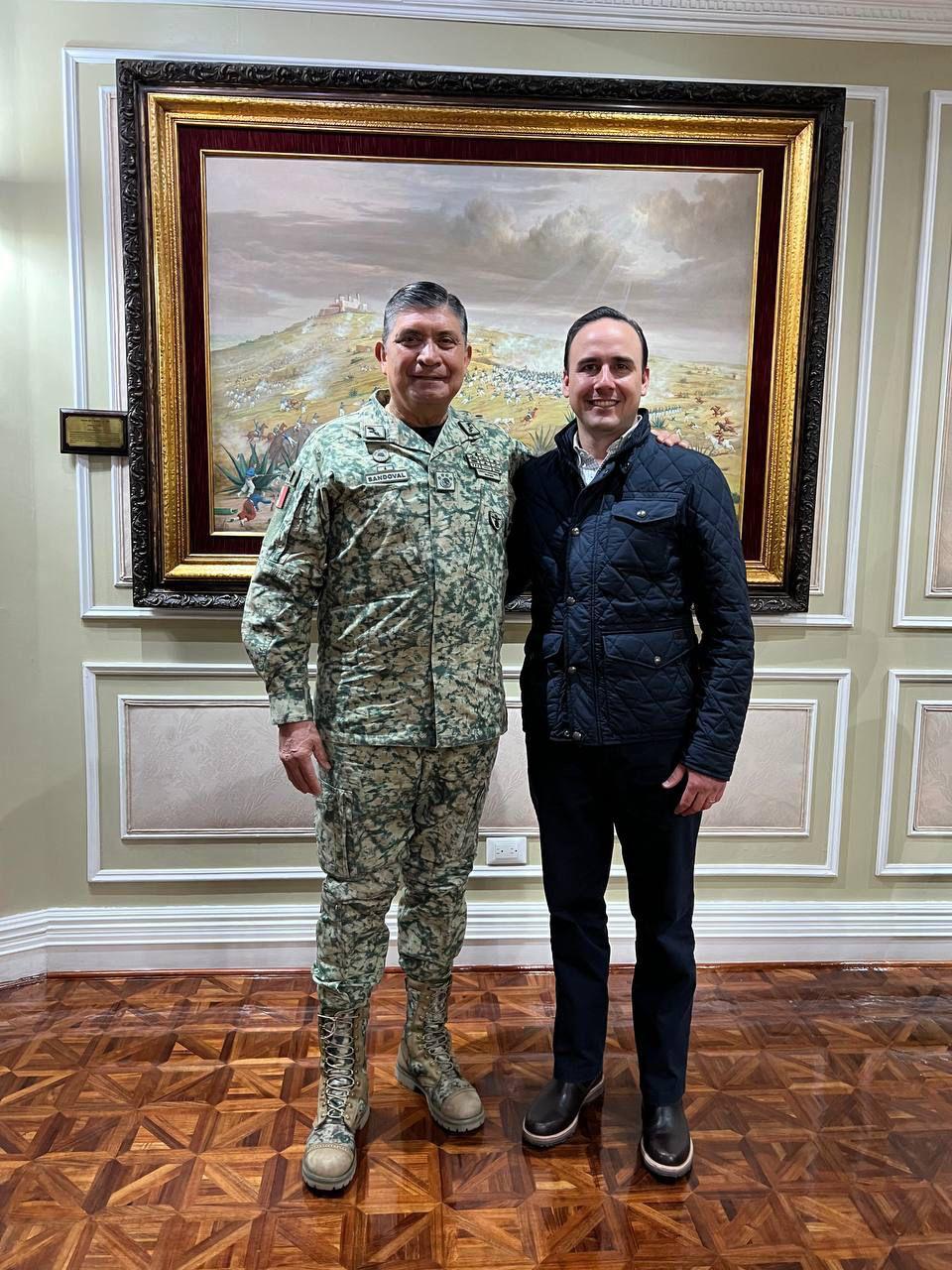 SE REÚNE EL GOBERNADOR MANOLO JIMÉNEZ SALINAS CON EL GENERAL SECRETARIO DE LA DEFENSA NACIONAL