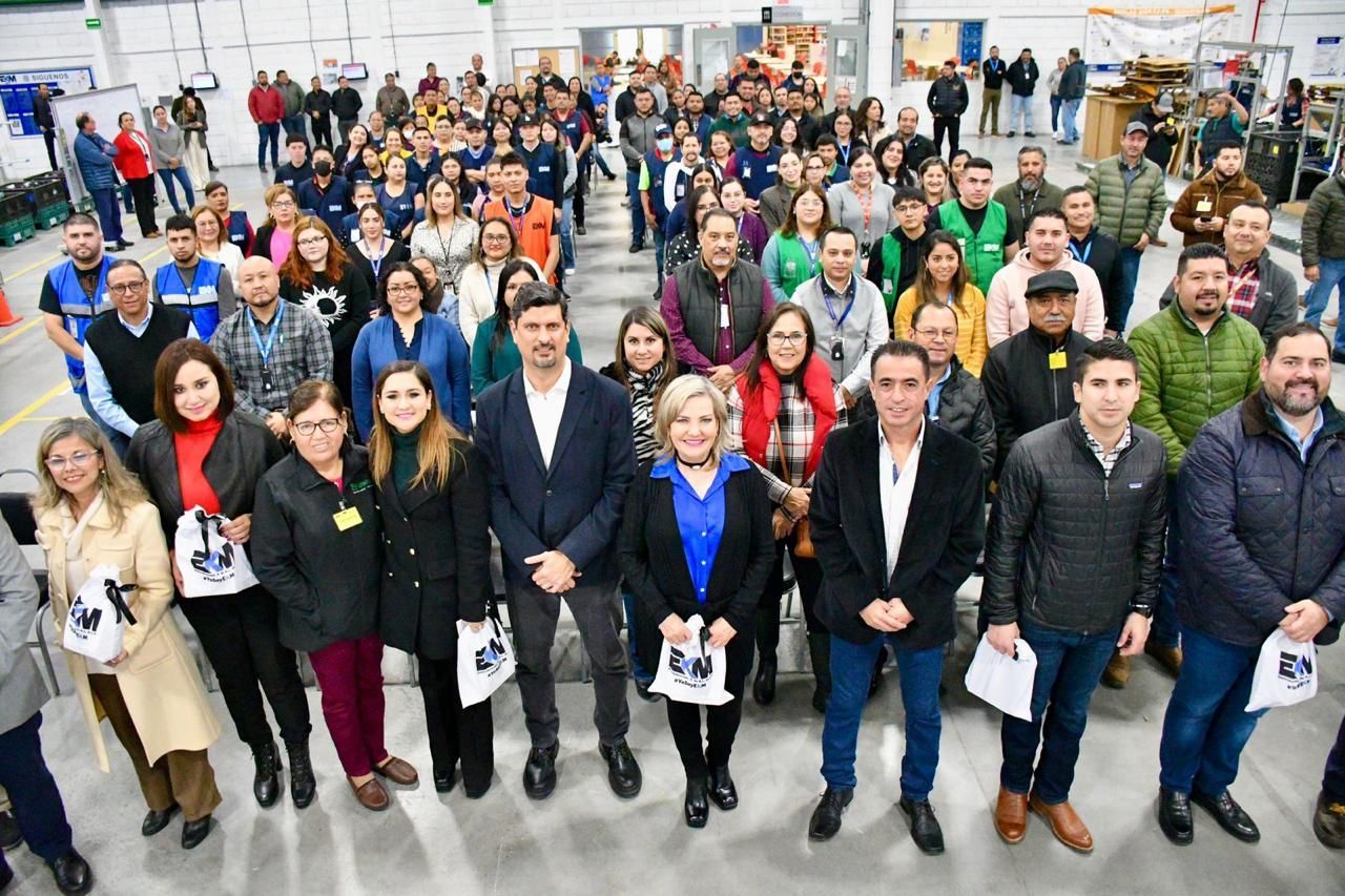 LLEVAN SERVICIOS MUNICIPALES A TRABAJADORES DE ELEKTROKONTAKT