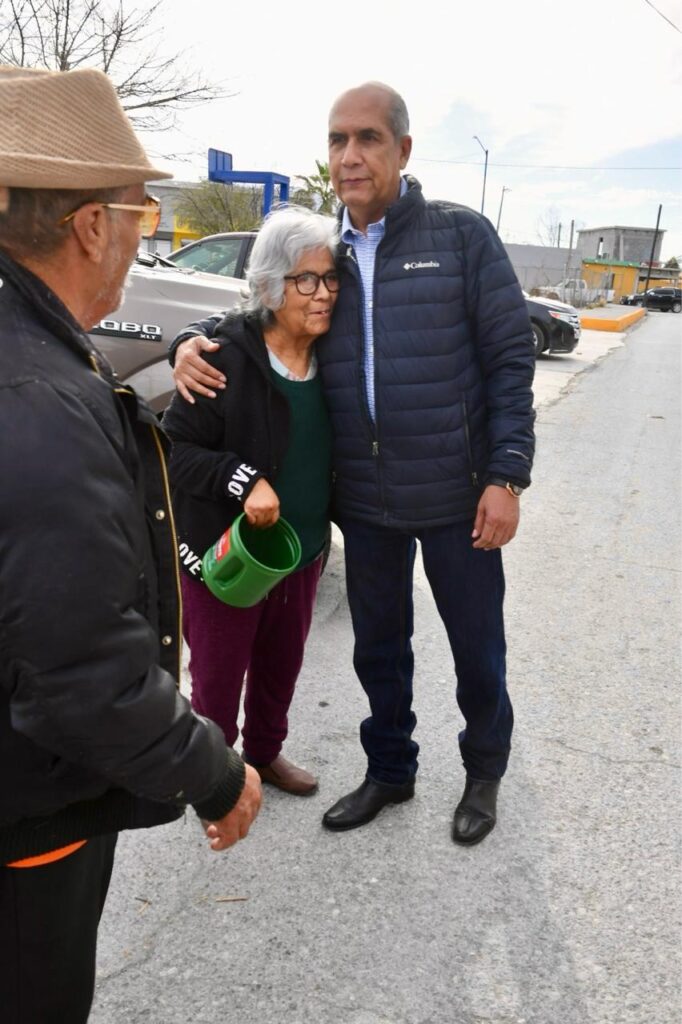 MARIO DÁVILA, SUPERVISA PERSONALMENTE ACTIVIDADES EN LAS COLONIAS.