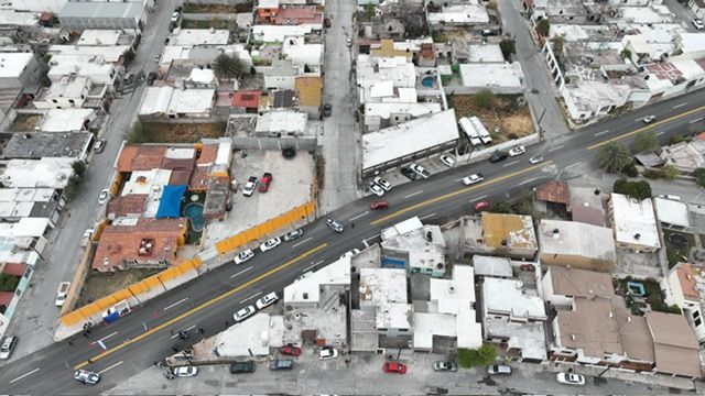 HABITANTES DE LA CALLE CUAUHTÉMOC, CONTENTOS CON LA OBRA QUE SE LLEVA A CABO.