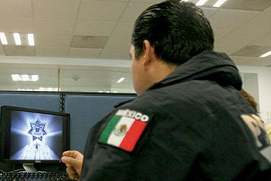 POLICÍA ESCOLAR Y LA POLICÍA CIBERNÉTICA ACTÚAN CONTRA EL BULLYING Y MANEJO EMOCIONAL.