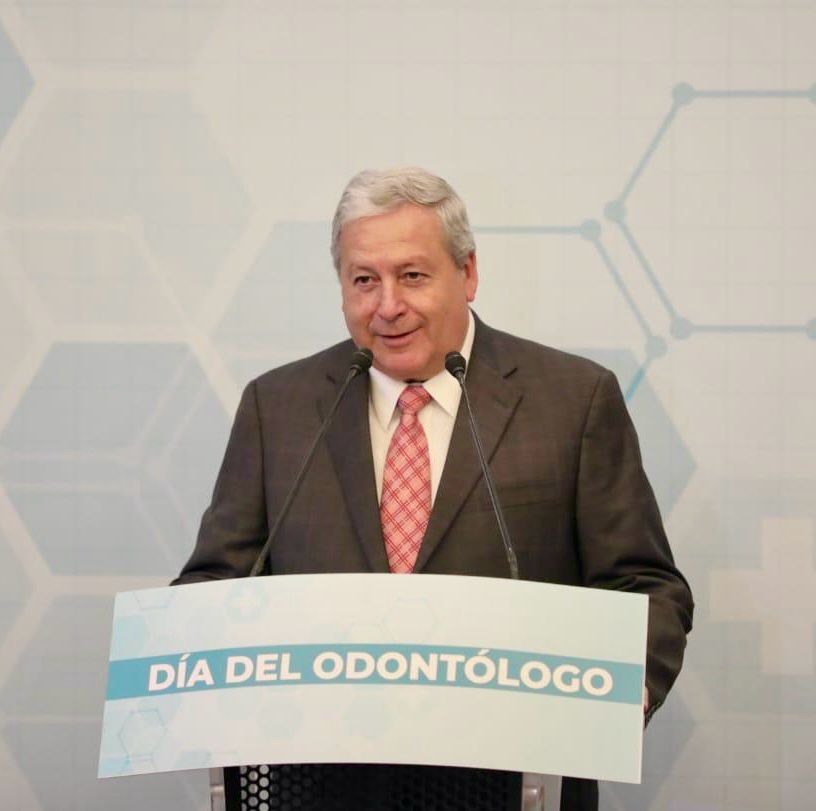 CHEMA FRAUSTRO RECONOCE TRABAJO DE LAS Y LOS ODONTÓLOGOS EN SU DÍA