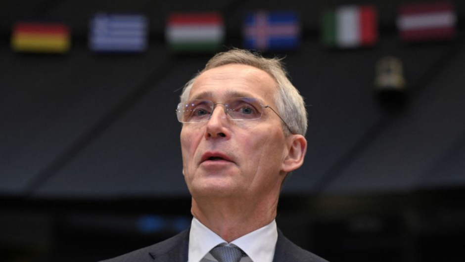 «NO DEBEMOS SEGUIR NINGÚN CAMINO QUE INTENTE DIVIDIR EUROPA DE NORTEAMÉRICA», DICE EL JEFE DE LA OTAN