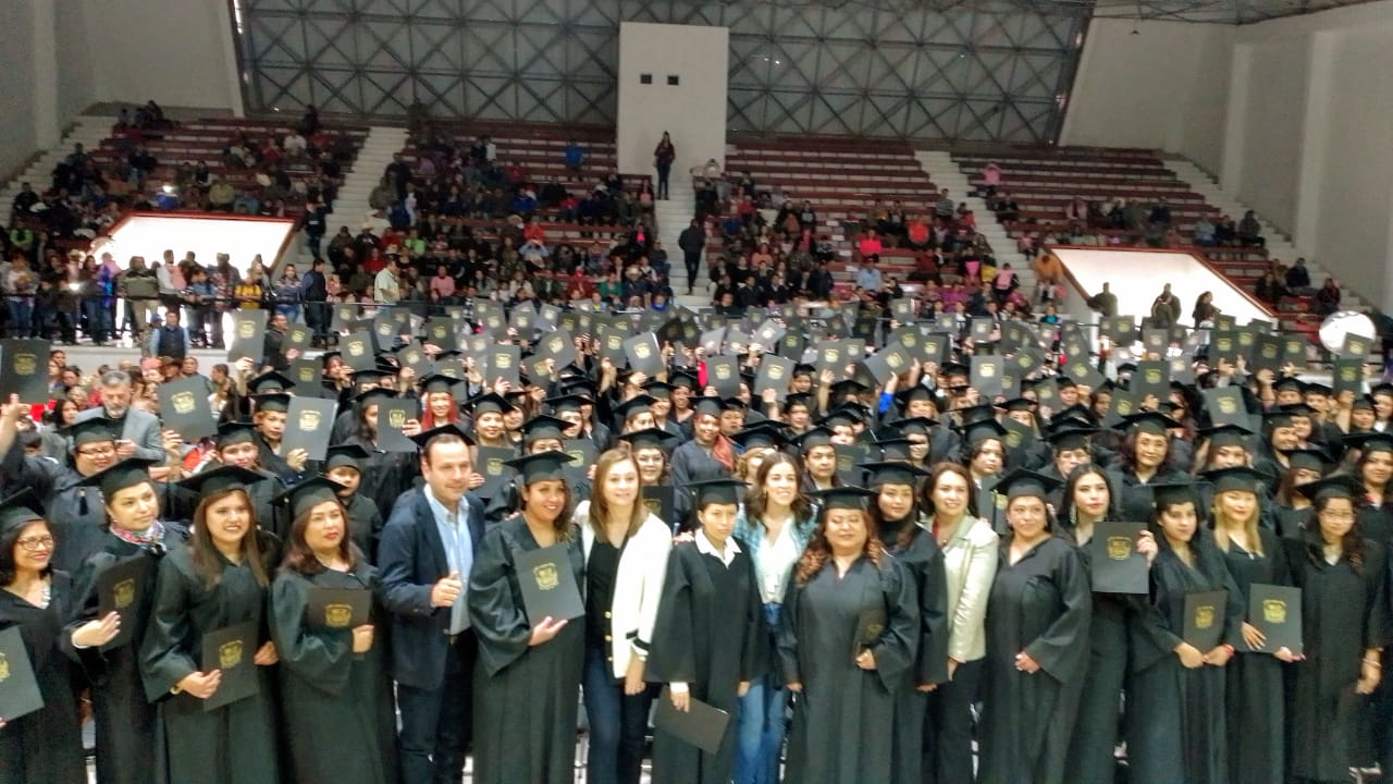 ENTREGA DE CERTIFICADOS DE PREPARATORIA DEL PROGRAMA; MUJERES «ECHADAS PA’DELANTE»