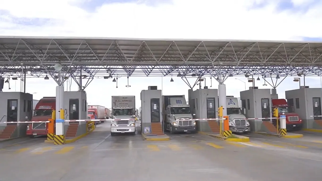 PERSISTEN FALLAS EN ADUANA DE NUEVO LAREDO; ESTIMAN PÉRDIDAS MILLONARIAS