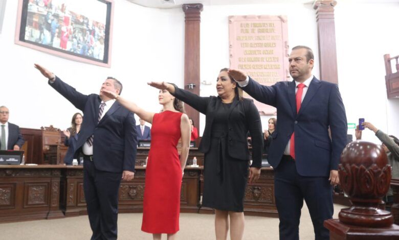 Al iniciar el primer período ordinario del Congreso del Estado, se tomó protesta a cuatro integrantes de la actual Legislatura.