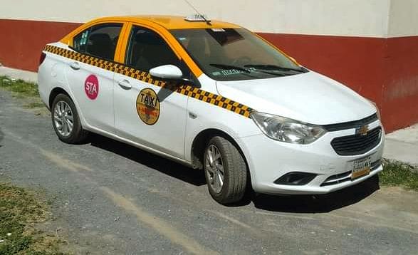 PRESUNTOS LADRONES DE AUTOS SON DETENIDOS POR LA GUARDIA NACIONAL.