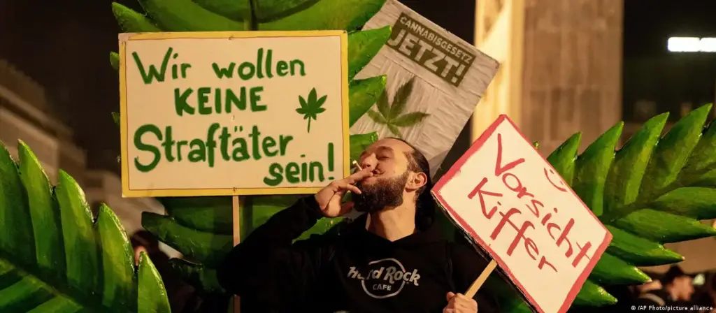 ALEMANIA LEGALIZA EL POLÉMICO CONSUMO RECREATIVO DE CANNABIS