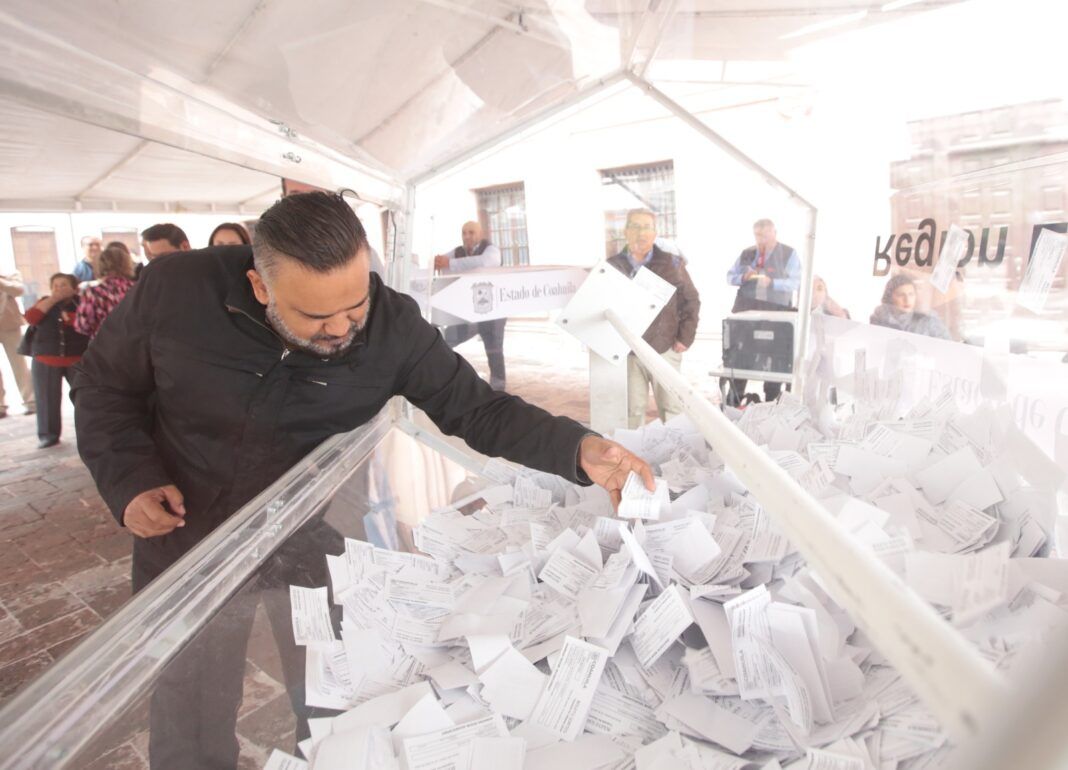 CELEBRA GOBIERNO DEL ESTADO SORTEO ENTRE CONTRIBUYENTES CUMPLIDOS