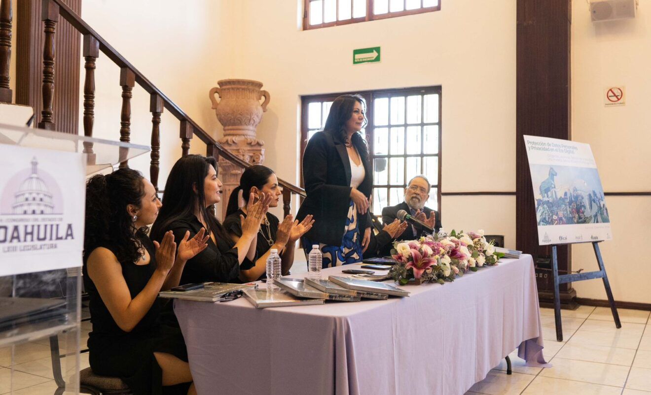 PRESENTAN ICAI Y CONGRESO DEL ESTADO LIBRO PARA PROMOVER LA PROTECCIÓN DE DATOS PERSONALES