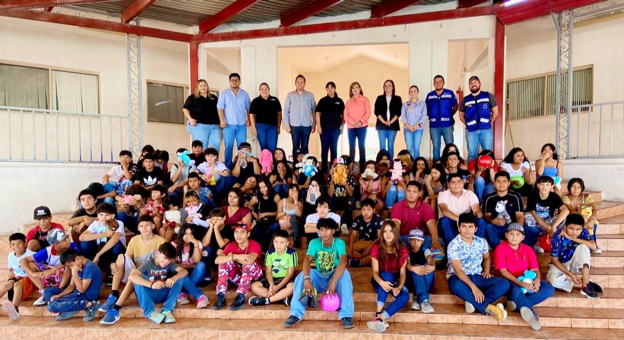 EL DIF Y CASA MECED. FESTEJARON A SUS ESTUDIANTES.