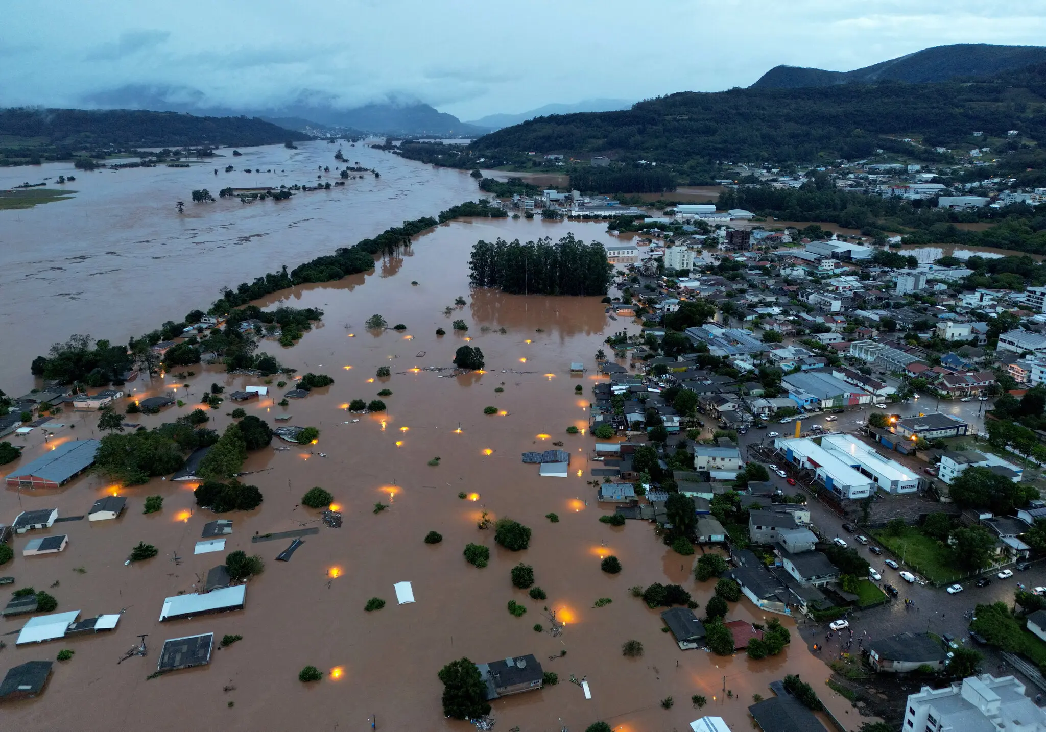 LAS LLUVIAS TORRENCIALES DEJAN AL MENOS 29 MUERTOS Y MÁS DESAPARECIDOS EN BRASIL