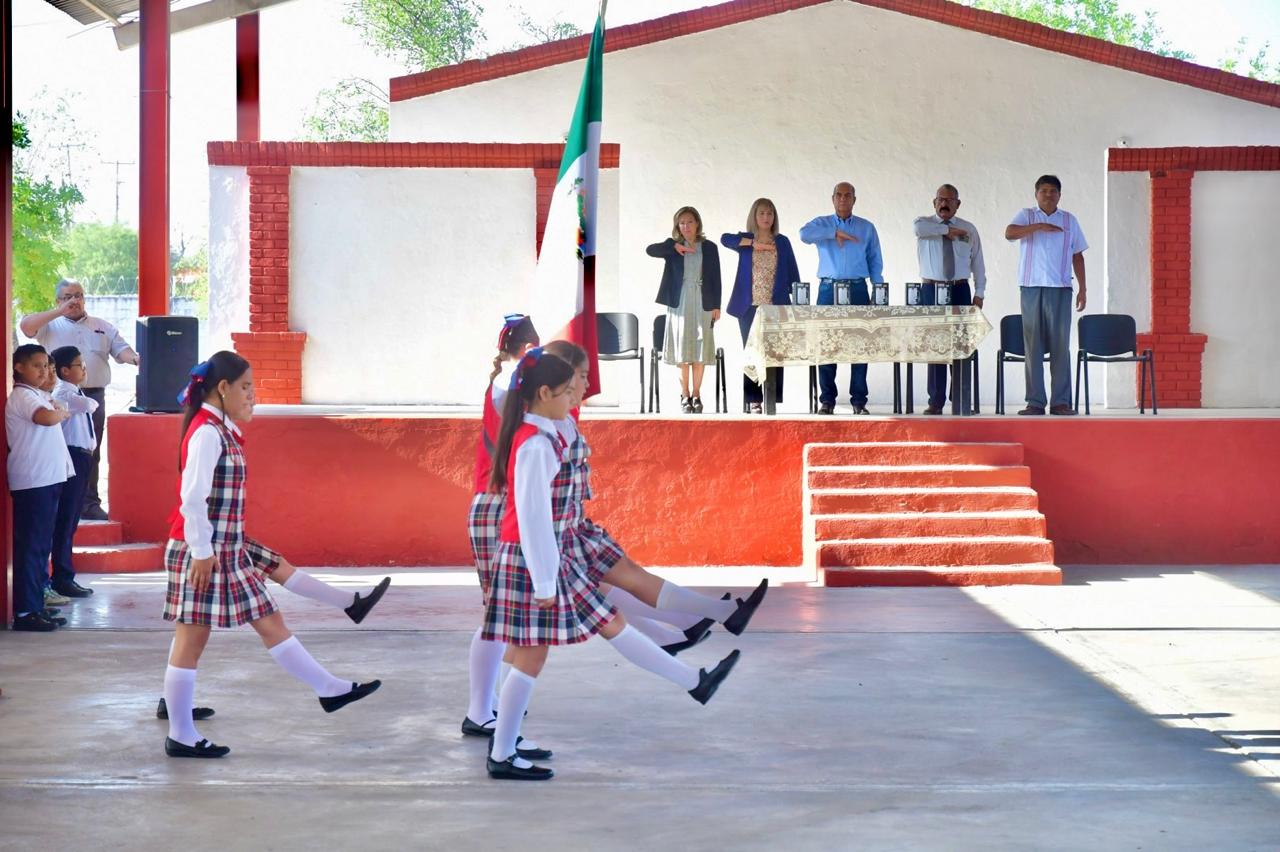 AUTORIDADES MUNICIPALES PROMUEVEN EL COMPROMISO CÍVICO Y EDUCATIVO.