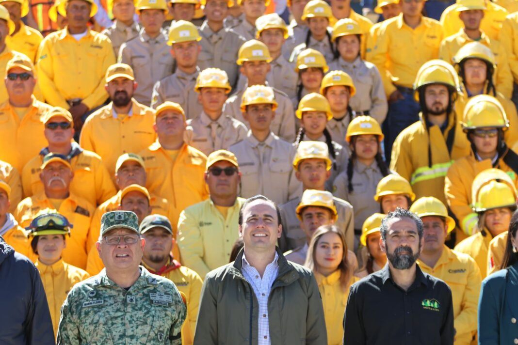 RECONOCE MANOLO TRABAJO DE COMBATIENTES DE INCENDIOS FORESTALES DE COAHUILA  