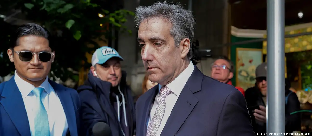 EXABOGADO DE TRUMP RECONOCE EN EL JUICIO QUE MINTIÓ POR ÉL