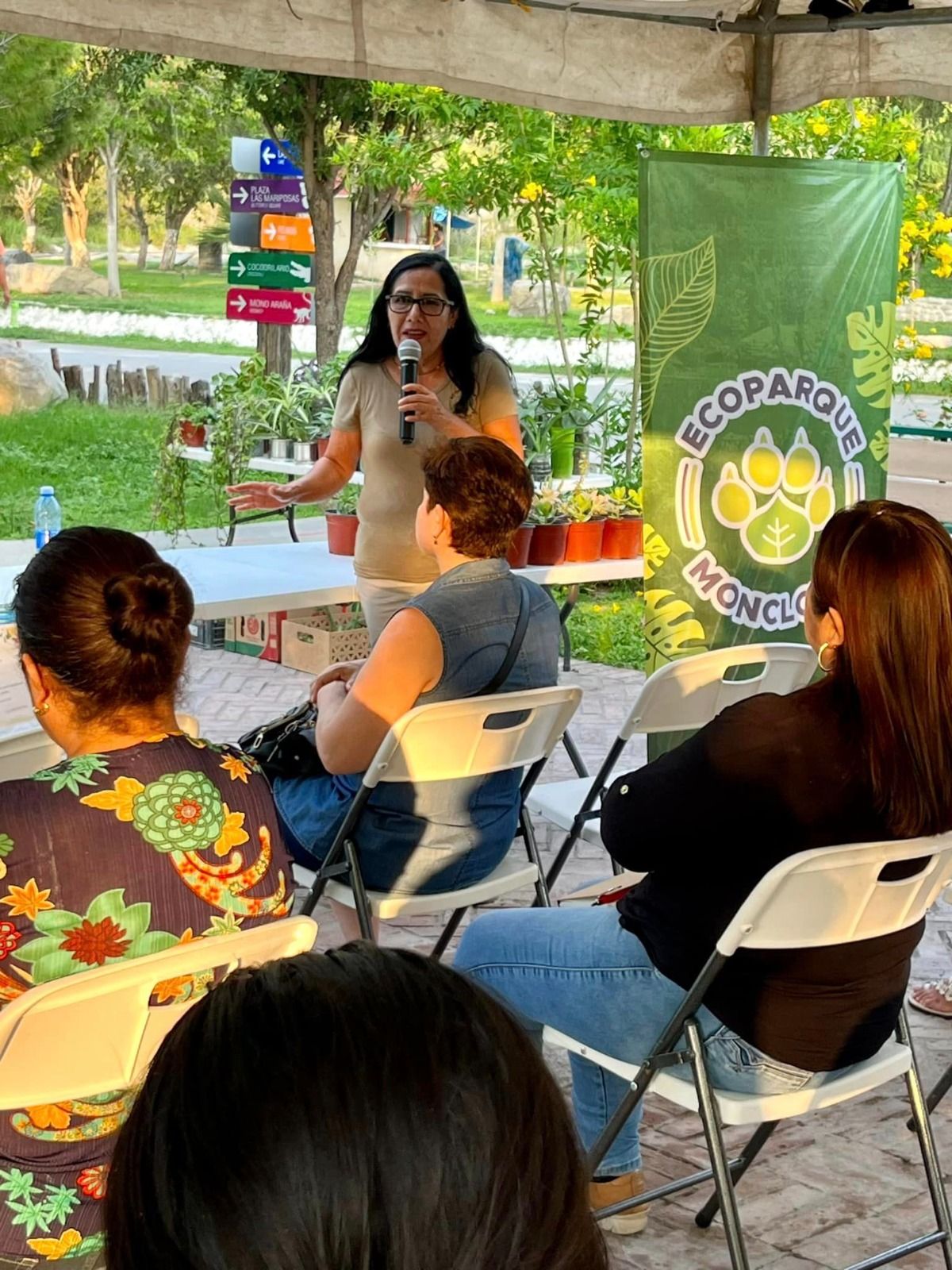 BUSCAN CONCIENTIZAR CUIDADO DEL MEDIO AMBIENTE CON PLATICAS