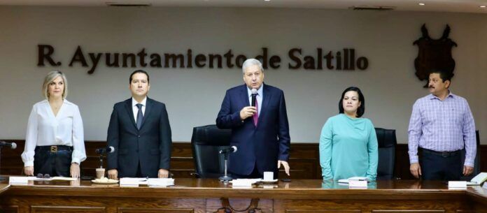 INSTALA ALCALDE CHEMA FRAUSTRO COMITÉ DE FESTEJOS POR 447 ANIVERSARIO DE SALTILLO