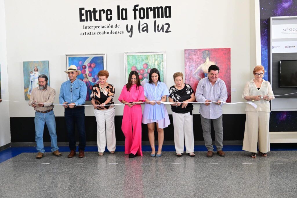 INAUGURA BIBLIOTECA PAPE “ENTRE LA FORMA Y LA LUZ”