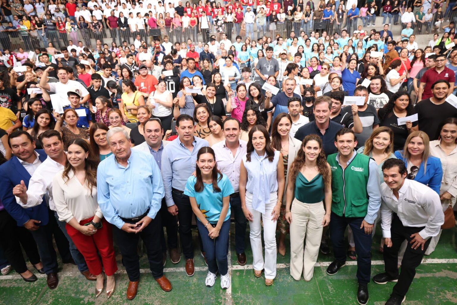 ENTREGA MANOLO ESTÍMULOS ECONÓMICOS DEL PROGRAMA “JÓVENES GIGANTES 2024”