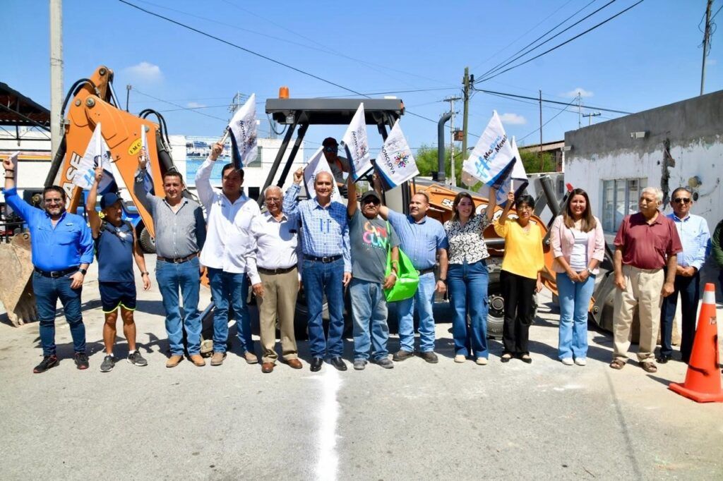 CUMPLE DÁVILA A LAS FAMILIAS DE EL PUEBLO