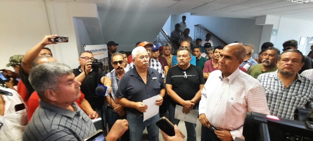 GESTIONARÁ DÁVILA REUNIÓN ENTRE OBREROS Y DIRECTIVOS