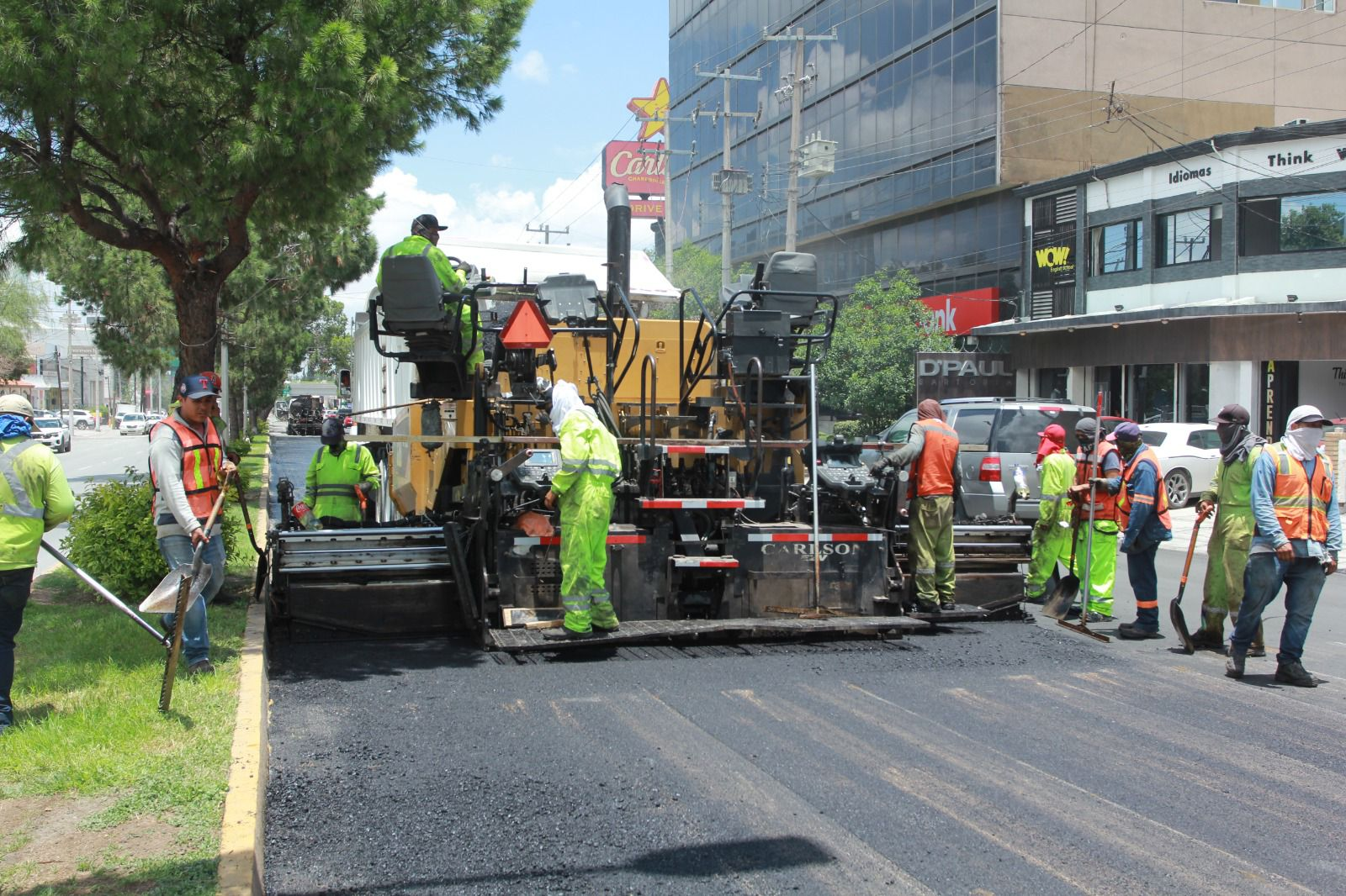 TOME SUS PRECAUCIONES: CONTINÚAN OBRAS EN V. CARRANZA