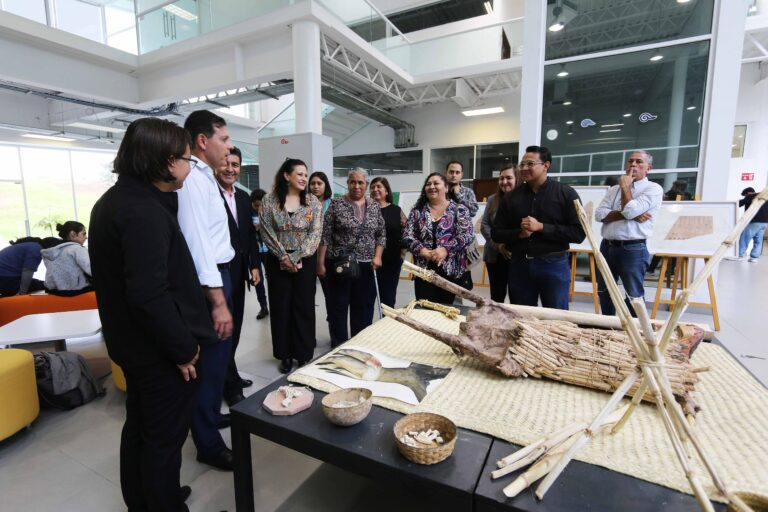 INAUGURAN LA INSTALACIÓN MUSEOGRÁFICA “CÓDICES DE MÉXICO” EN LA INFOTECA ARTEAGA DE LA UA DE C