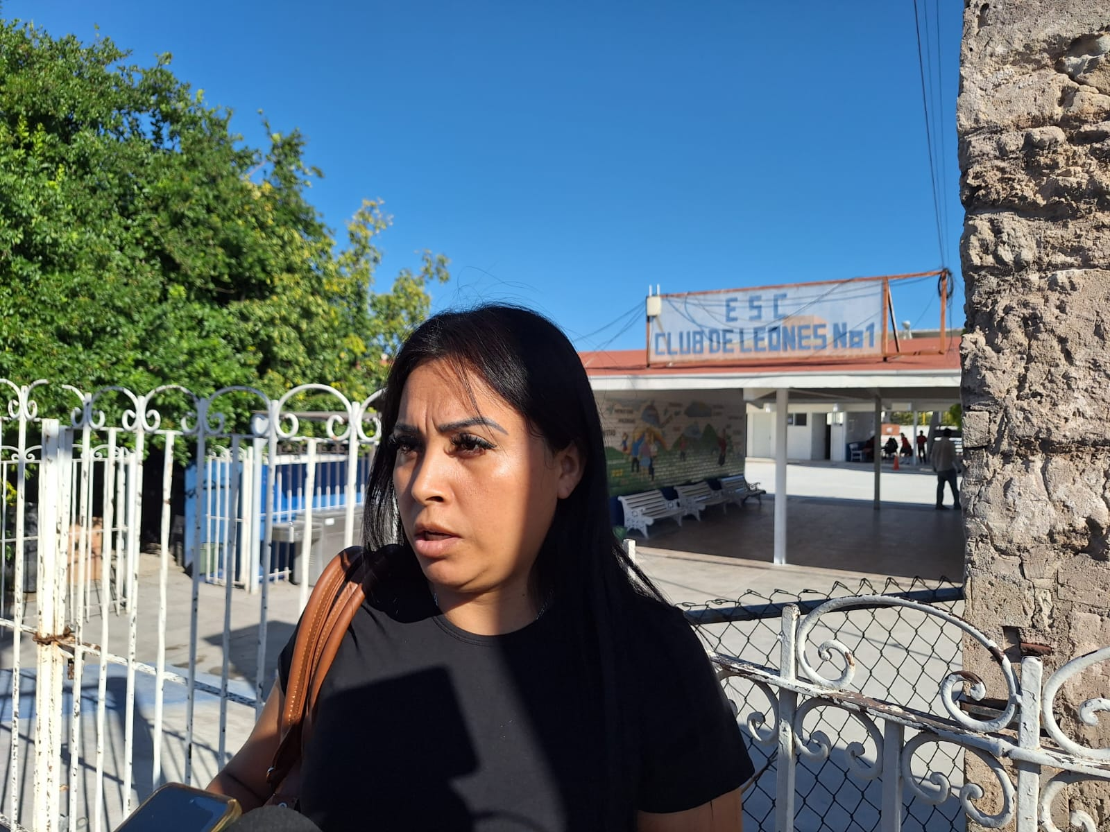 SE QUEJA MADRE DE FAMILIA CON TEACHER DE INGLES DEL CLUB DE LEONES