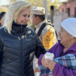 LA ALCALDESA DE MÚZQUIZ, LAURA JIMÉNEZ, REFUERZA APOYOS ANTE LAS BAJAS TEMPERATURAS