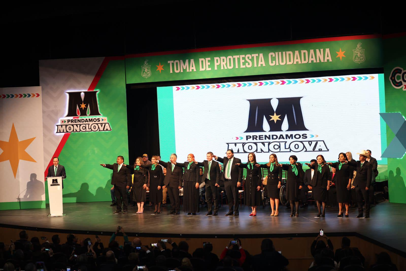 MANOLO JIMÉNEZ SALINAS TOMA PROTESTA A ALCALDES Y ALCALDESAS DE LA REGIÓN CENTRO