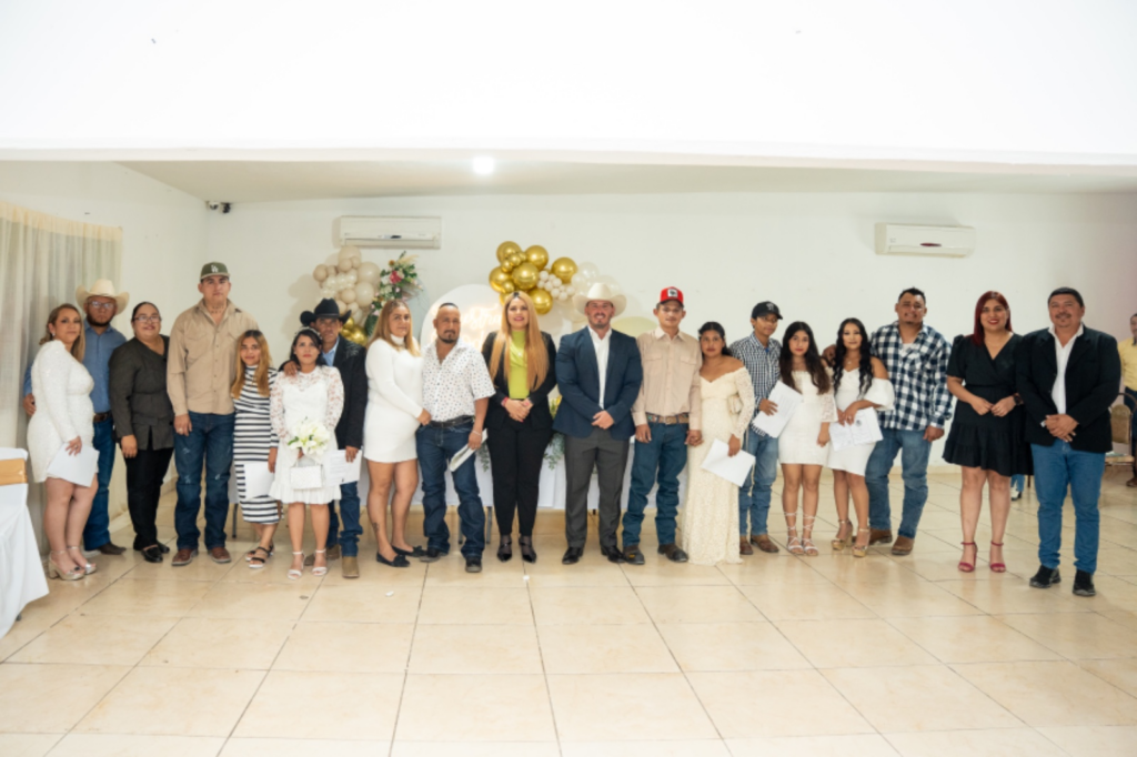 CELEBRAN BODAS COMUNITARIAS EN CASTAÑOS